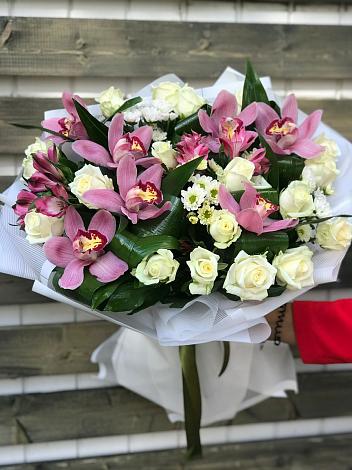 Букет цветов из: Розы и Хризантемы в Редкино