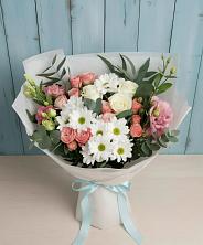 Букет цветов из:  Розы, Лизиантусы и Хризантемы в Редкино