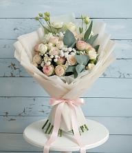 Букет цветов из:  Розы и Лизиантусы в Редкино