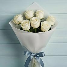 Букет 7 Белых роз Эдлесс Лав в Редкино