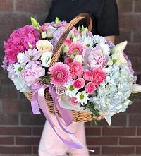 Цветочная композиция из Розы, Хризантемы, Пионы и Лизиантусы в корзине #REPLACE_PRED# Редкино