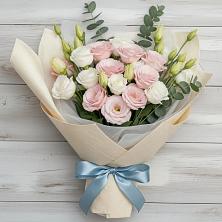 Букет цветов из:  Лизиантусы в Редкино