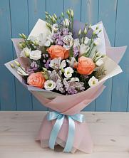 Букет цветов из:  Лизиантусы, Розы, Альстромерии и Гипсофила в Редкино