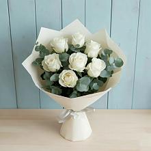 Букет Белые розы в Эвкалипте в Редкино